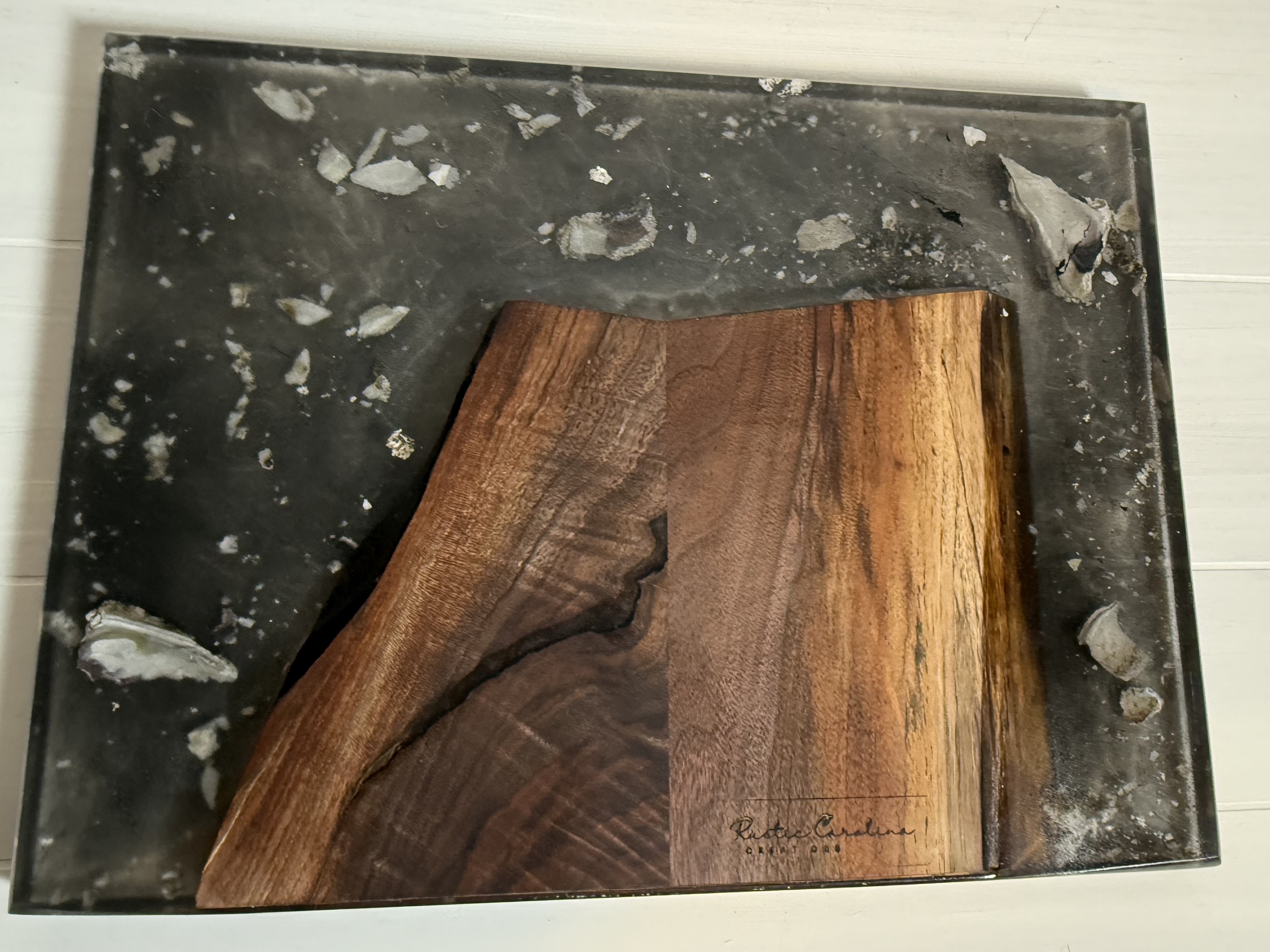 Walnut Hybrid with crushed oysters